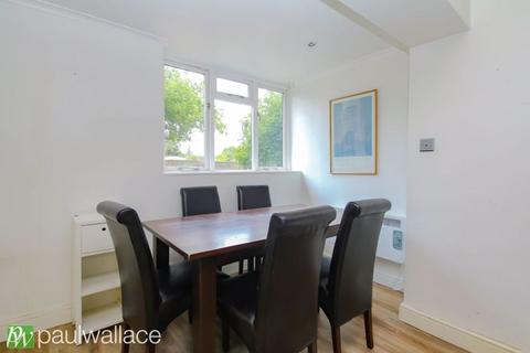 Meadow Lodge Epping Road, Nazeing, Waltham Abbey, EN9 2DH