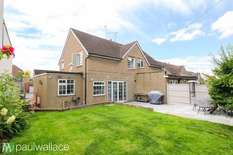 12 Allmains Close, Nazeing, Waltham Abbey, EN9 2LX