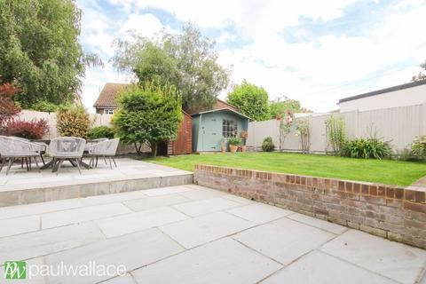12 Allmains Close, Nazeing, Waltham Abbey, EN9 2LX