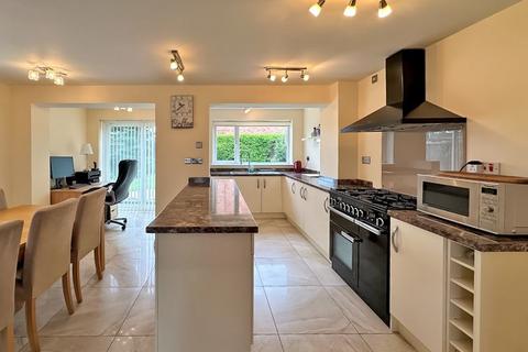 3 bedroom link detached house for sale, Glamis Road, Willenhall