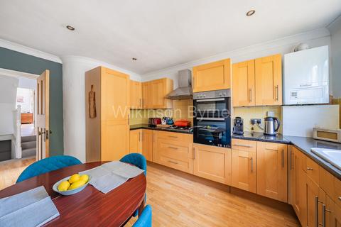 2 bedroom apartment for sale, Marlborough Road, Bowes Park N22