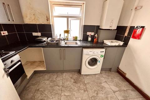 5 bedroom terraced house for sale, Hallam Street, West Bromwich, B71 4HE