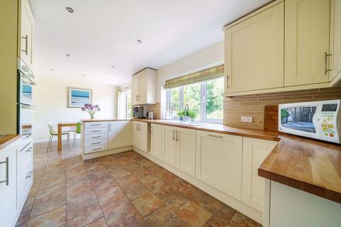 5 bedroom detached house for sale, New Barn Lane, Alton