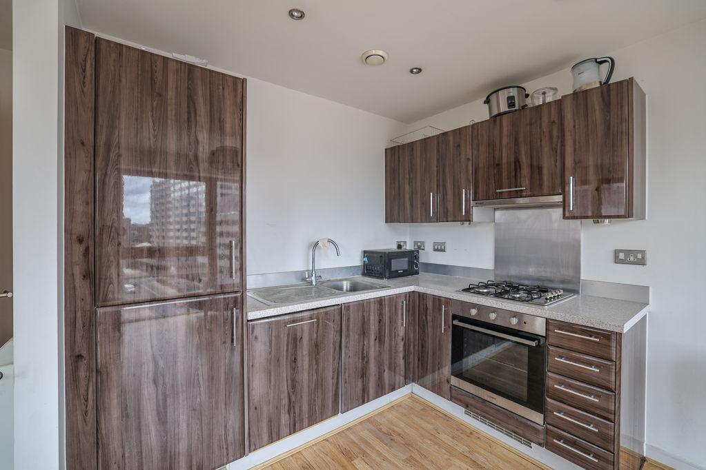 Apartment in Bristol - View 3