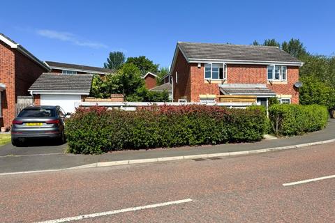 3 bedroom detached house for sale, Blencathra Way, Blaydon