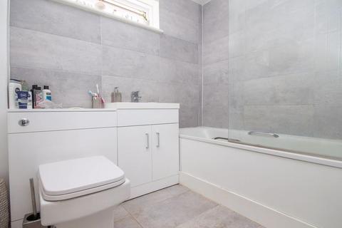 30 Benbow Gardens, Calmore, Southampton, SO40 2SX