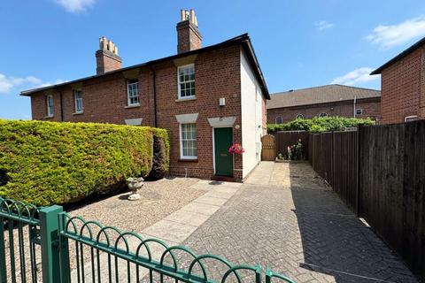 2 bedroom cottage for sale, Station Road, Grantham