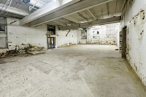 Workshop & retail space to rent, York Street MIll, Large ground floor unit, Bury
