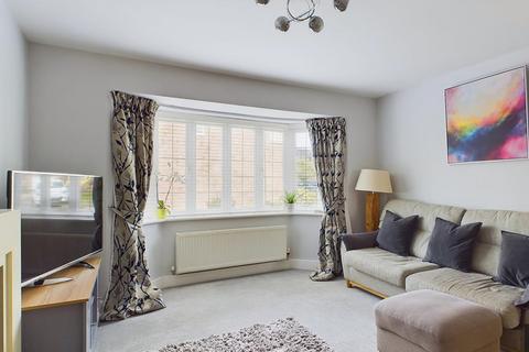 4 bedroom detached house for sale, Yew Tree Avenue, Chester CH1