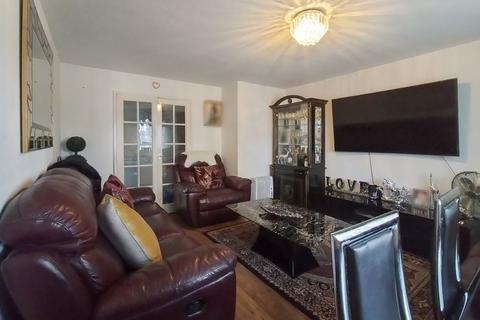 2 bedroom apartment for sale, Fisher Close, Enfield Island Village, EN3