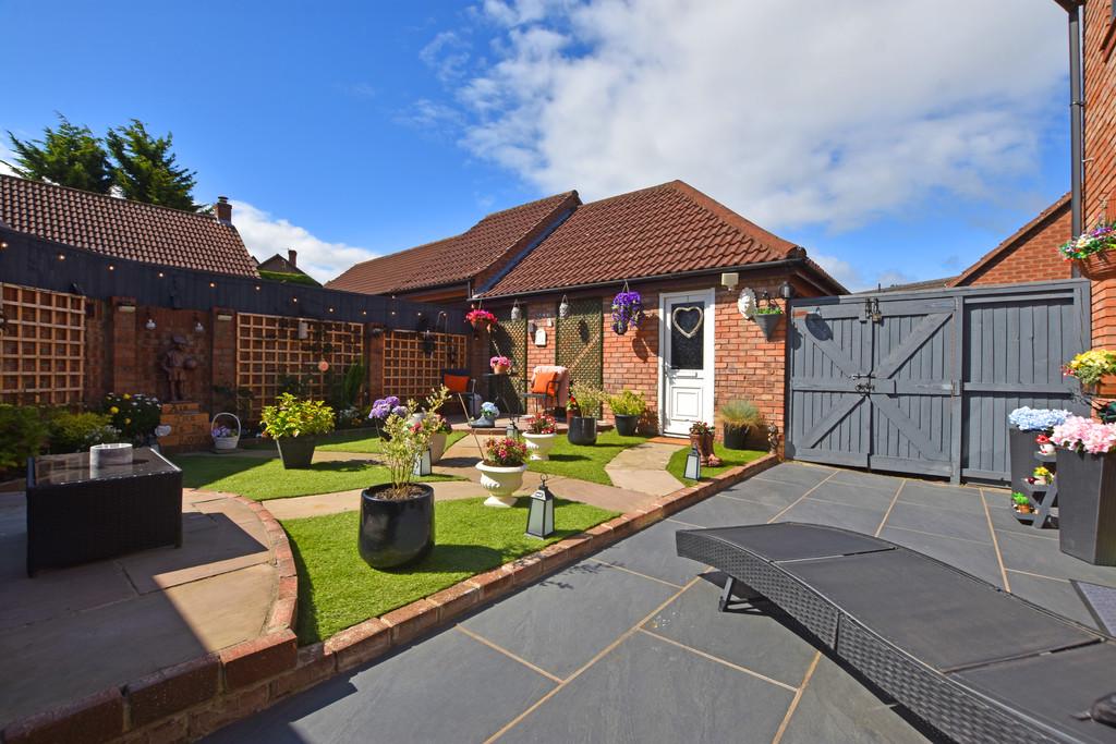 Hovingham Drive, Scarborough YO12 3 bed detached house for sale £250,000