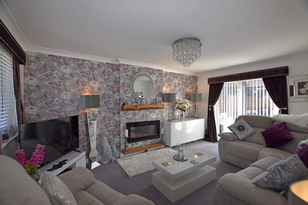 Hovingham Drive, Scarborough YO12 3 bed detached house for sale £250,000