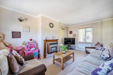 3 bedroom terraced house for sale, The Avenue, Stotfold, Hitchin, SG5