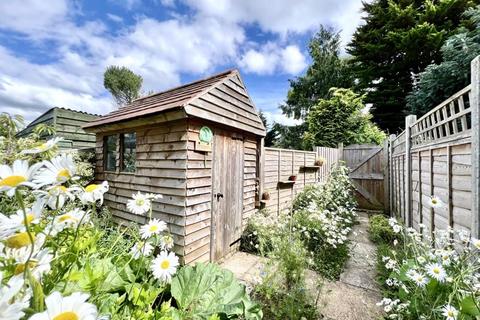43 Bryans Close Road, Calne, SN11 9AB