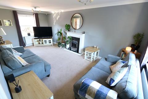 4 bedroom terraced house for sale, Chichester Close, Chafford Hundred