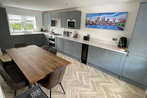 7 Chichester Close, Chafford Hundred, Grays, RM16 6DJ