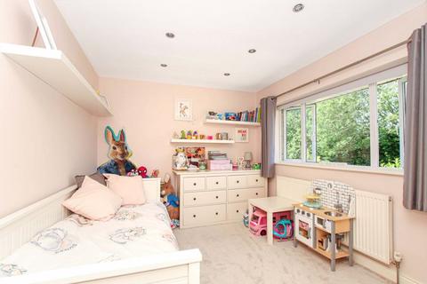 26 Roseheath, Hemel Hempstead, HP1 2LX