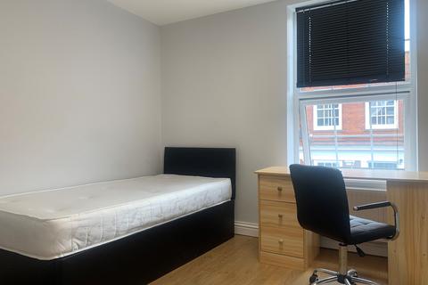 3 bedroom apartment to rent, East Street