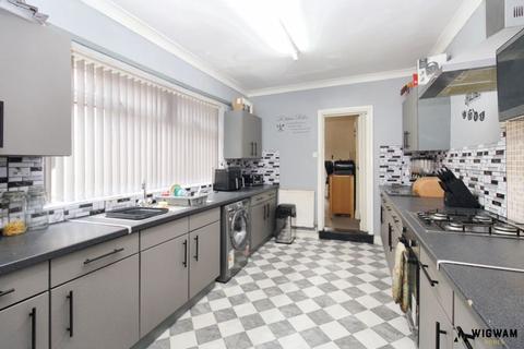 3 bedroom end of terrace house for sale, Tyne Street, Hull, HU3