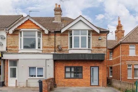 2 bedroom property to rent, Bournemouth Road – Two-Bedroom First Floor Apartment