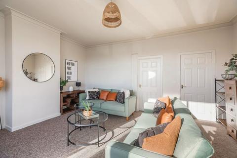 2 bedroom property to rent, Bournemouth Road – Two-Bedroom First Floor Apartment