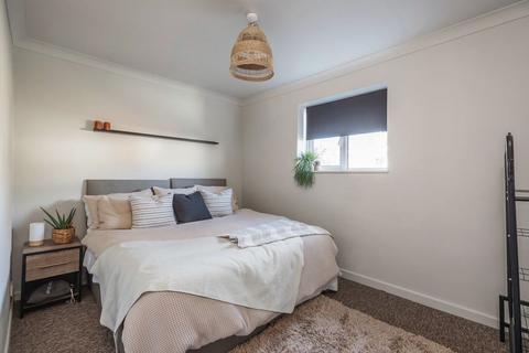 2 bedroom property to rent, Bournemouth Road – Two-Bedroom First Floor Apartment