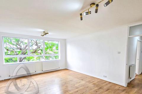 2 bedroom apartment to rent, High Mount, Station Road, NW4