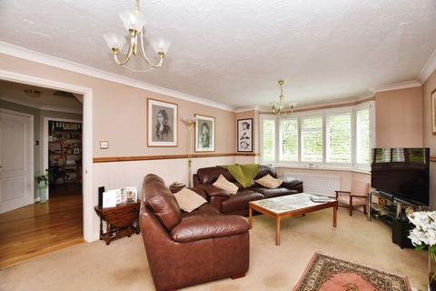 16 Ash Crescent, Bishopdown, Salisbury, SP1 3GY