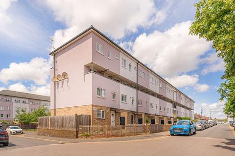 3 bedroom maisonette for sale, Lytchet Way, Enfield