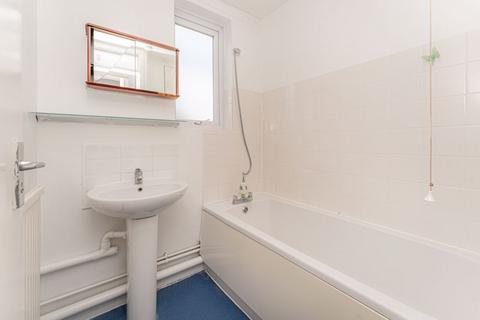 3 bedroom maisonette for sale, Lytchet Way, Enfield