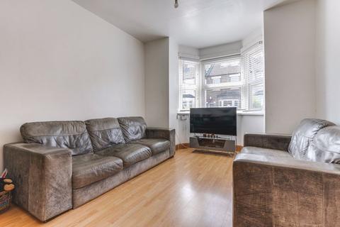 3 bedroom terraced house for sale, Canonbury Road, Enfield