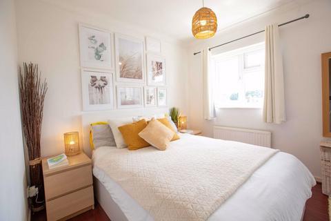 30 Abbots Way, High Wycombe, HP12 4NR