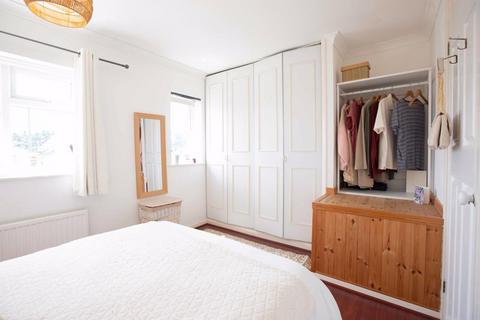 30 Abbots Way, High Wycombe, HP12 4NR