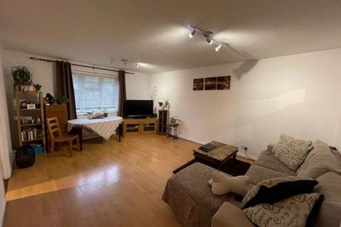 2 bedroom flat for sale, 2 Double bedroom ground floor Apartment - Mill Hill NW7