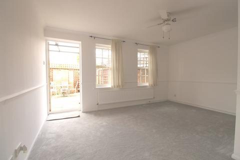 1 bedroom ground floor flat for sale, Market Square, Potton