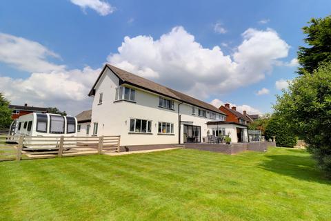 1 Beech Lane, Coppenhall, Stafford, ST18 9BT