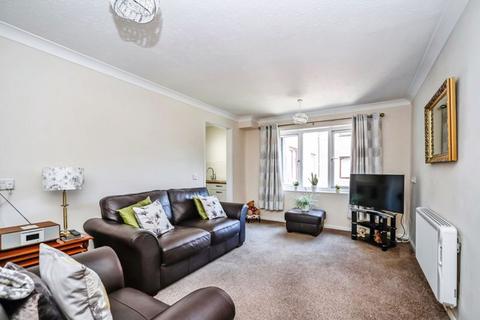 2 bedroom retirement property for sale, 1 Warwick Avenue, Bedford MK40