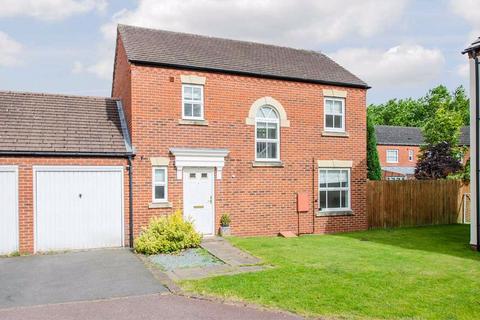 3 bedroom detached house to rent, Whitehouse Drive, Lichfield WS13