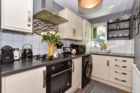 1 bedroom ground floor flat for sale, Chobham Road, London