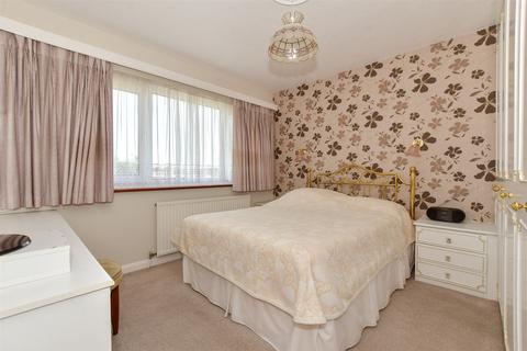 4 bedroom detached house for sale, Tavistock Road, Basildon, Essex