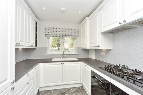 3 Deane Close, Sittingbourne, ME10 3ES