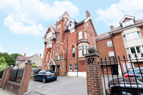 2 bedroom flat to rent, Christchurch Road, Bournemouth,