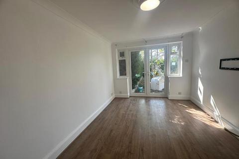 1 bedroom in a house share to rent, Batchwood Green, St Paul's Cray, Orpington, BR5 2NF