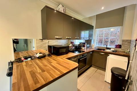 1 bedroom flat for sale, Chapel Street, Macclesfield, Cheshire, SK11