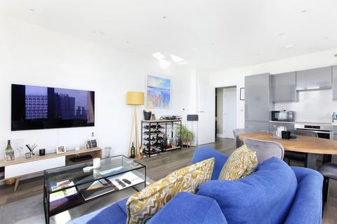 2 bedroom flat for sale, Wilson House, Battersea SW11