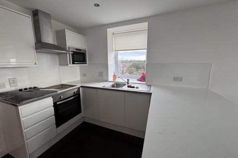 2 bedroom flat to rent, Wellesley Road, Sutton SM2