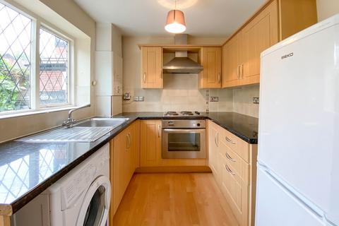 2 bedroom mews to rent, Stirrup Gate, Worsley, Manchester, M28