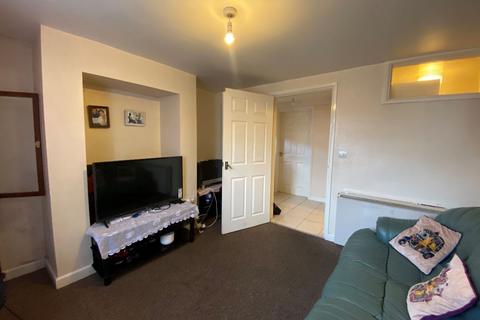 2 bedroom flat to rent, Bridgwater TA6