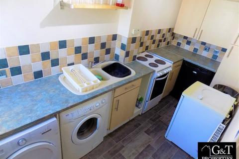 2 bedroom end of terrace house to rent, Dadford View, Brierley Hill