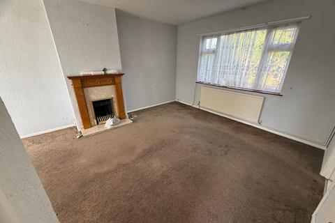 3 bedroom semi-detached house to rent, East Road, West Drayton